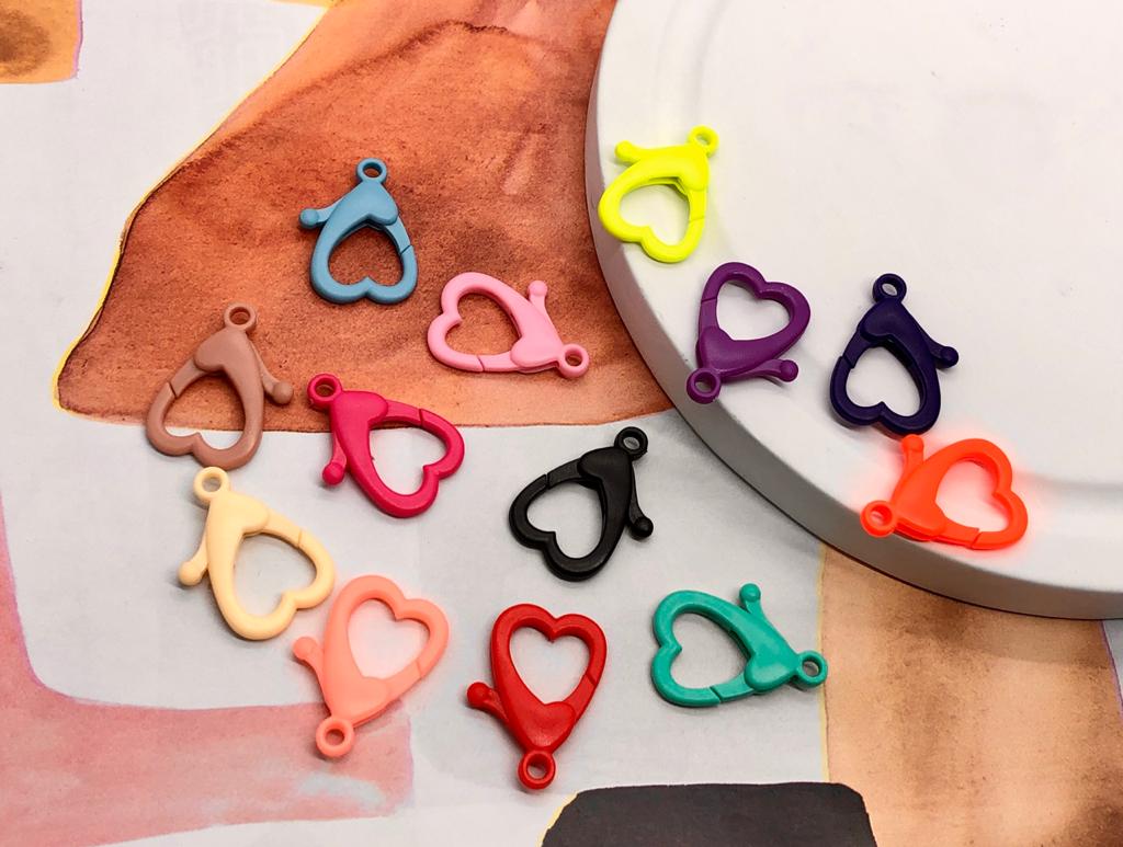 BROCHE ACRILICO CORAZON 30MM