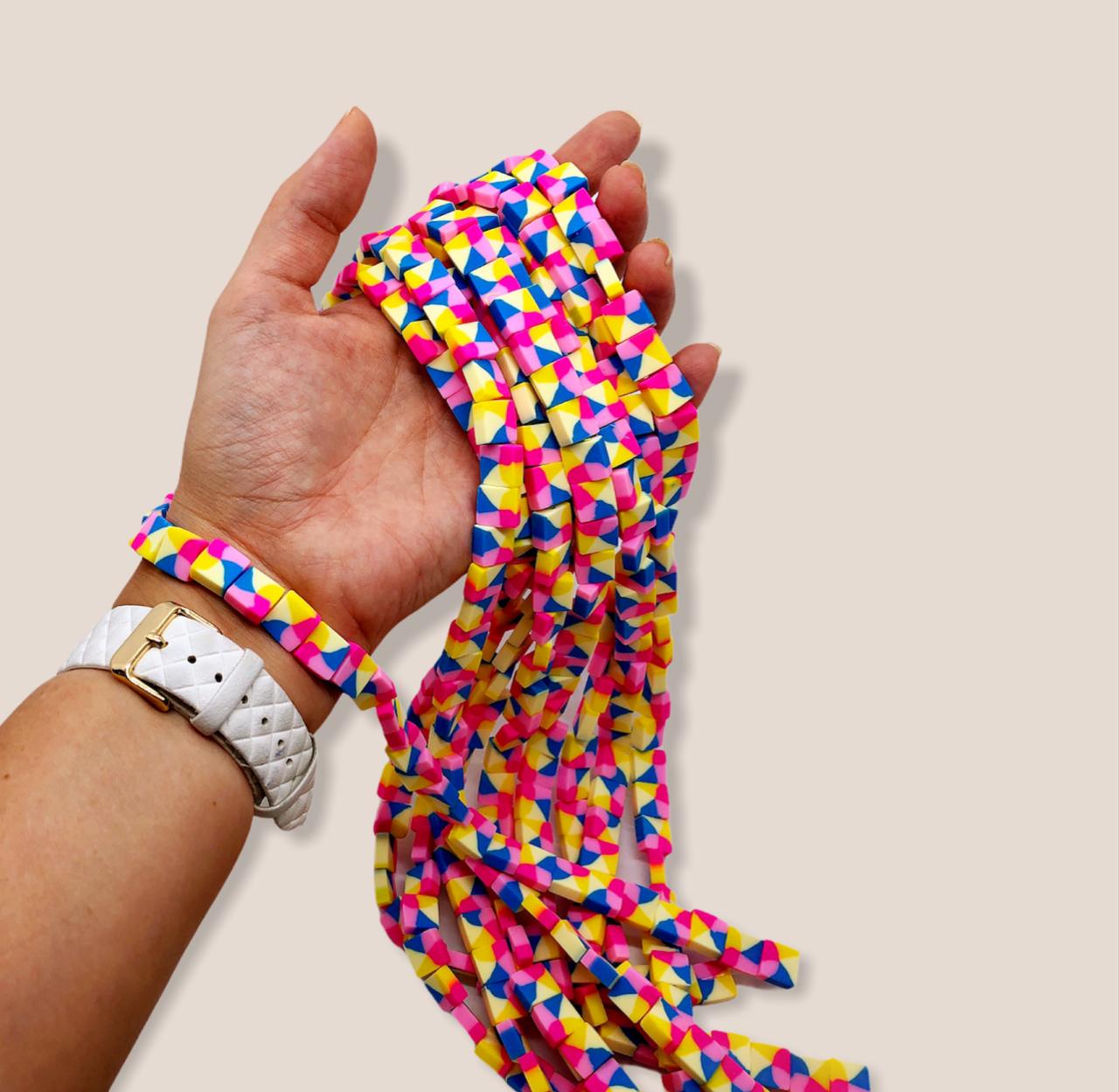 FIMO CUADRADO MULTICOLOR 10X10MM 40PCS APROX.