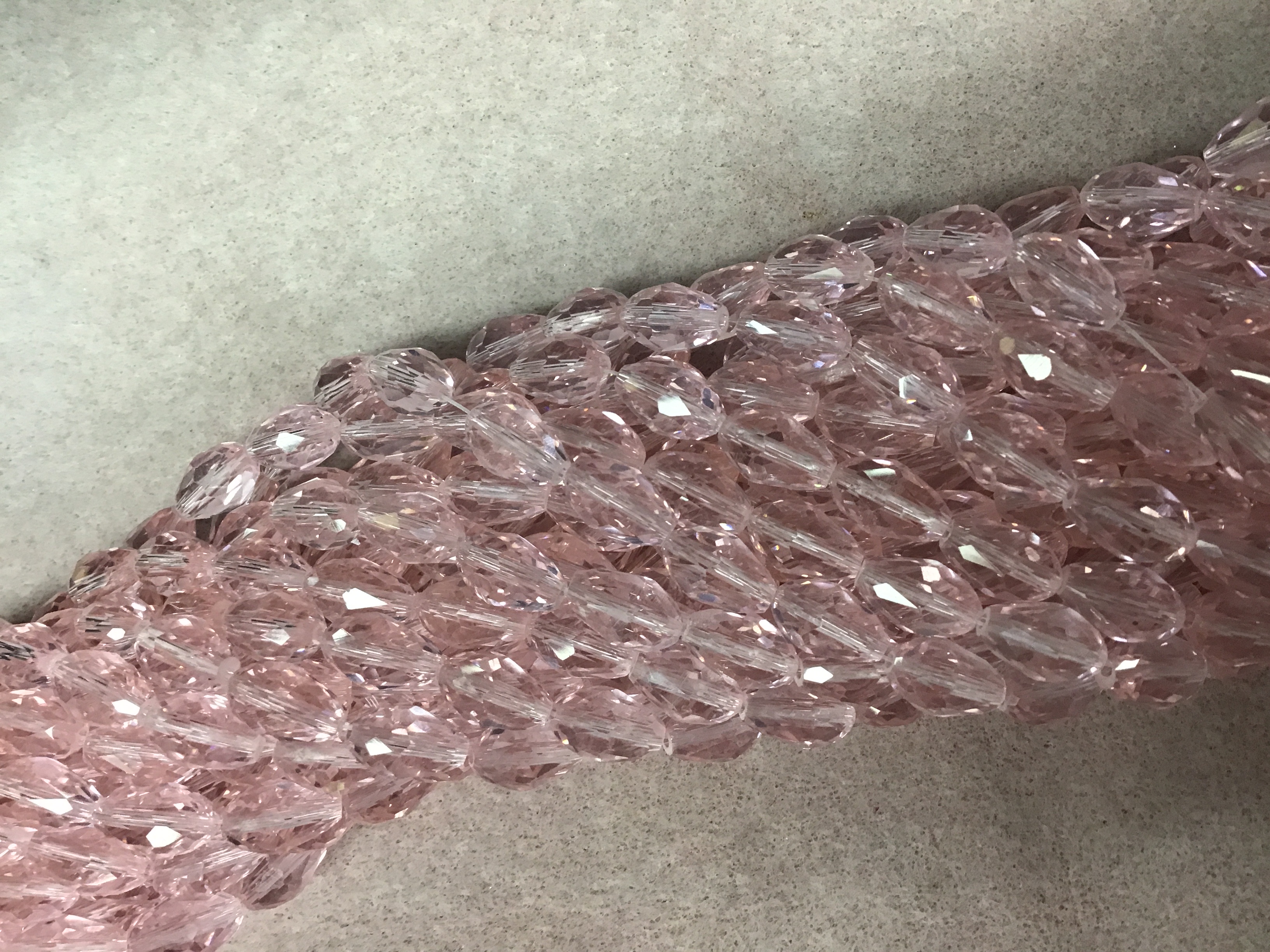 LIQUIDACIÓN CRISTAL DE GOTA 8X11MM ROSADO