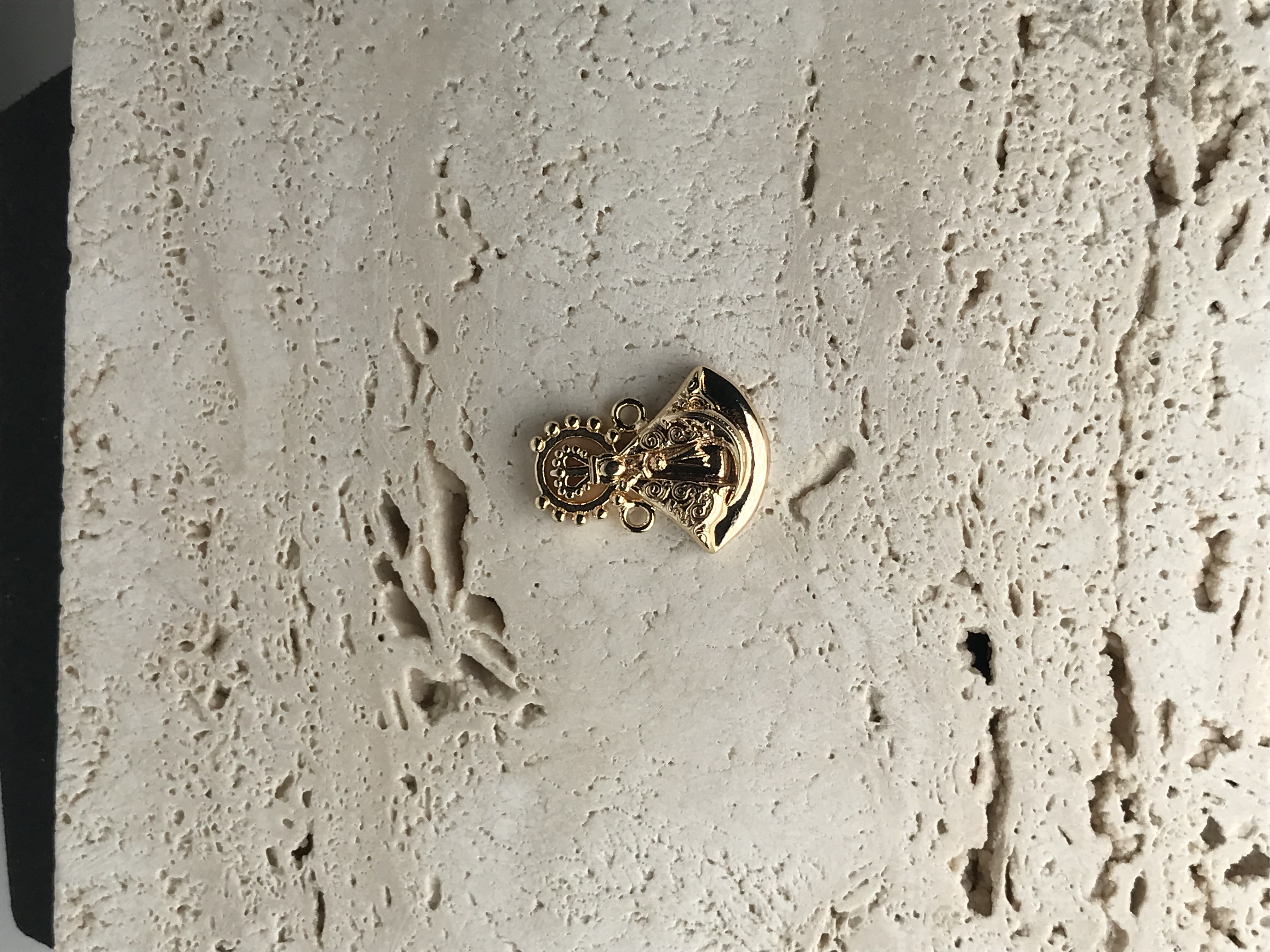 DIJE VIRGEN DE SUYAPA ELECTROENCHAPADO