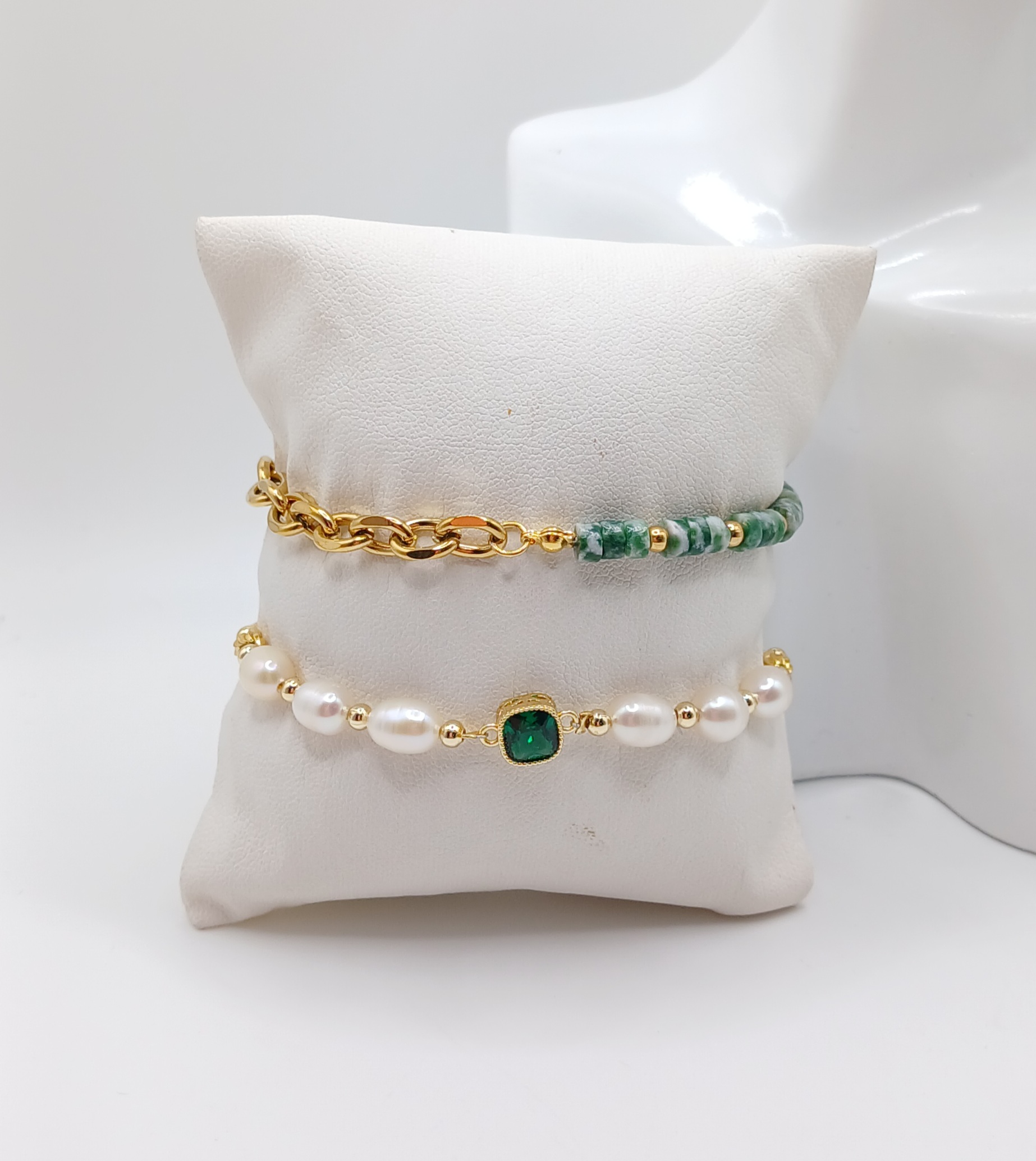 PULSERAS TERMINADAS CON PERLAS Y PIEDRAS