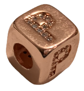 SEPADOR LETRA P CUBICA  14X14MM