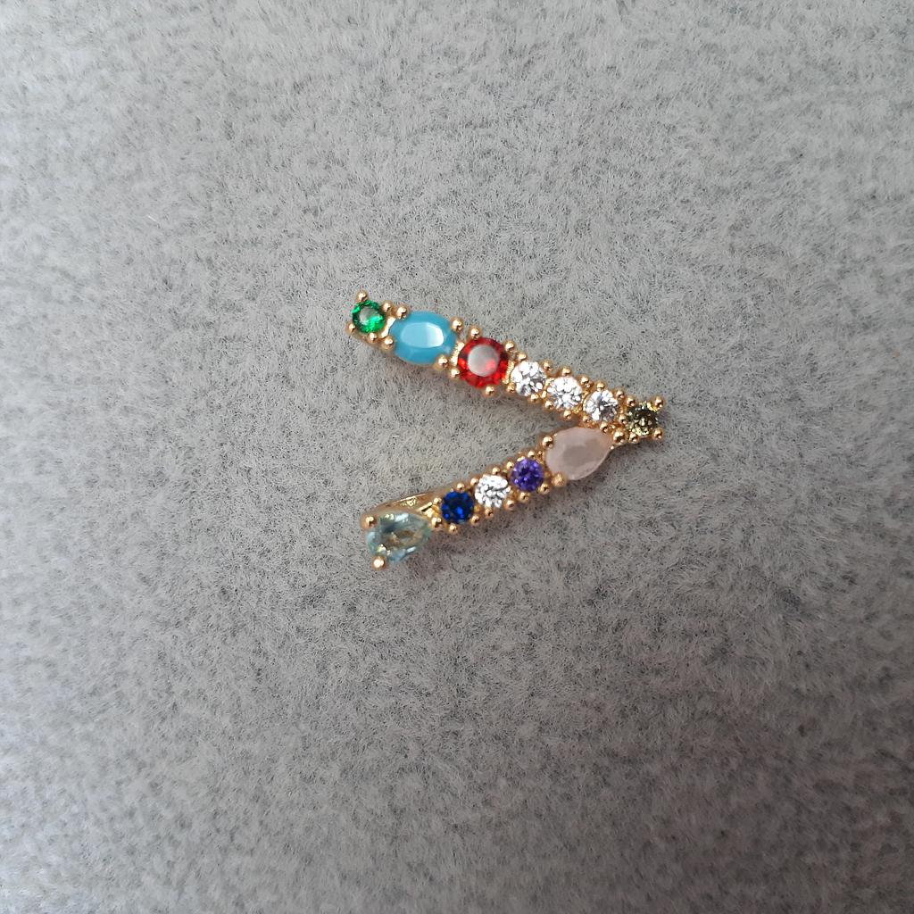 DIJE LETRA V MULTICOLOR