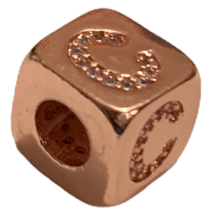 SEPARADOR LETRA C CUBICA  14X14MM