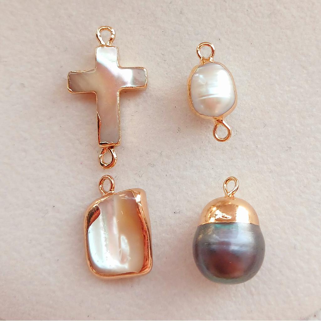 PERLA Y CONCHA CON ORILLA DORADA