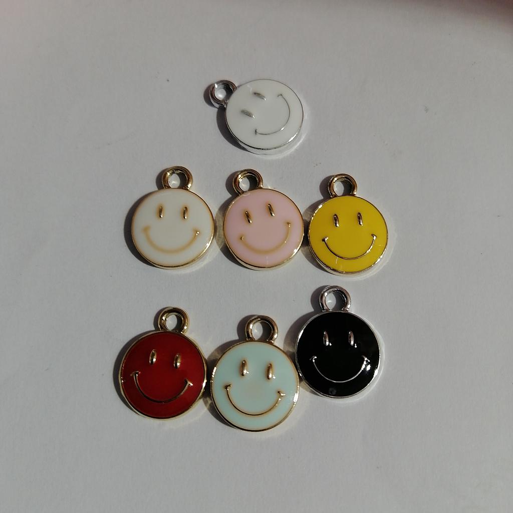 DIJE CARITA FELIZ 8PCS