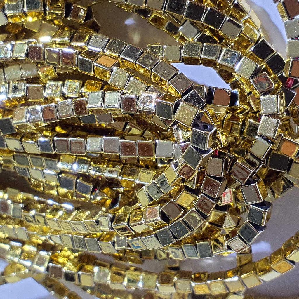 HEMATITA CUADRADA KC GOLD 3MM