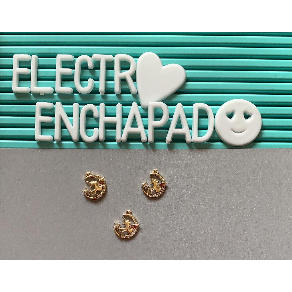 DIJE LUNA Y UNICORNIO ELECTROENCHAPADO