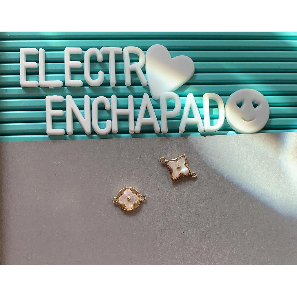 DIJE FLOR CON CONCHA Y ELECTROENCHAPADO