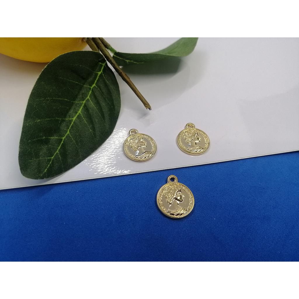 DIJE REINA ELIZABETH ELECTROENCHAPADO 16MM