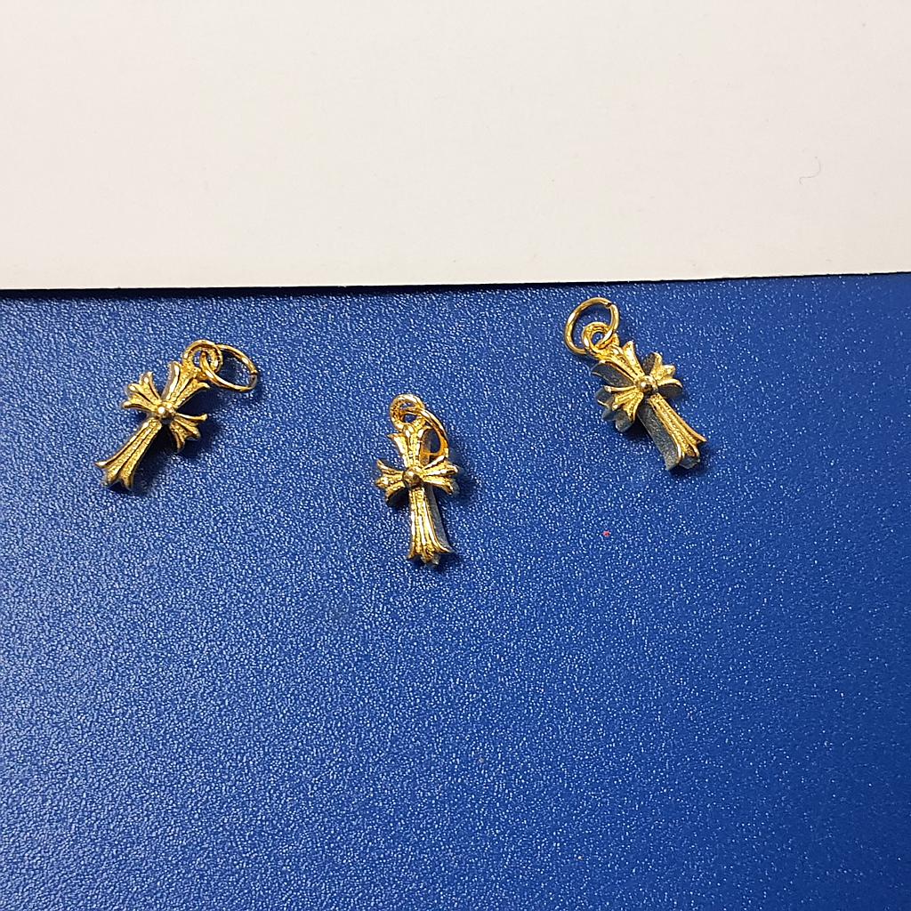 DIJE CRUZ PLATA CON BAÑO