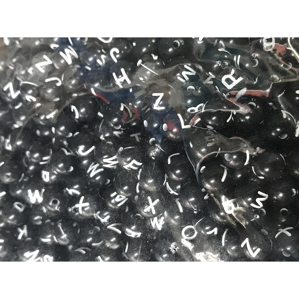 SEPARADORES ACRILICOS LETRAS NEGRO Y BLANCO 8MM 10GRS