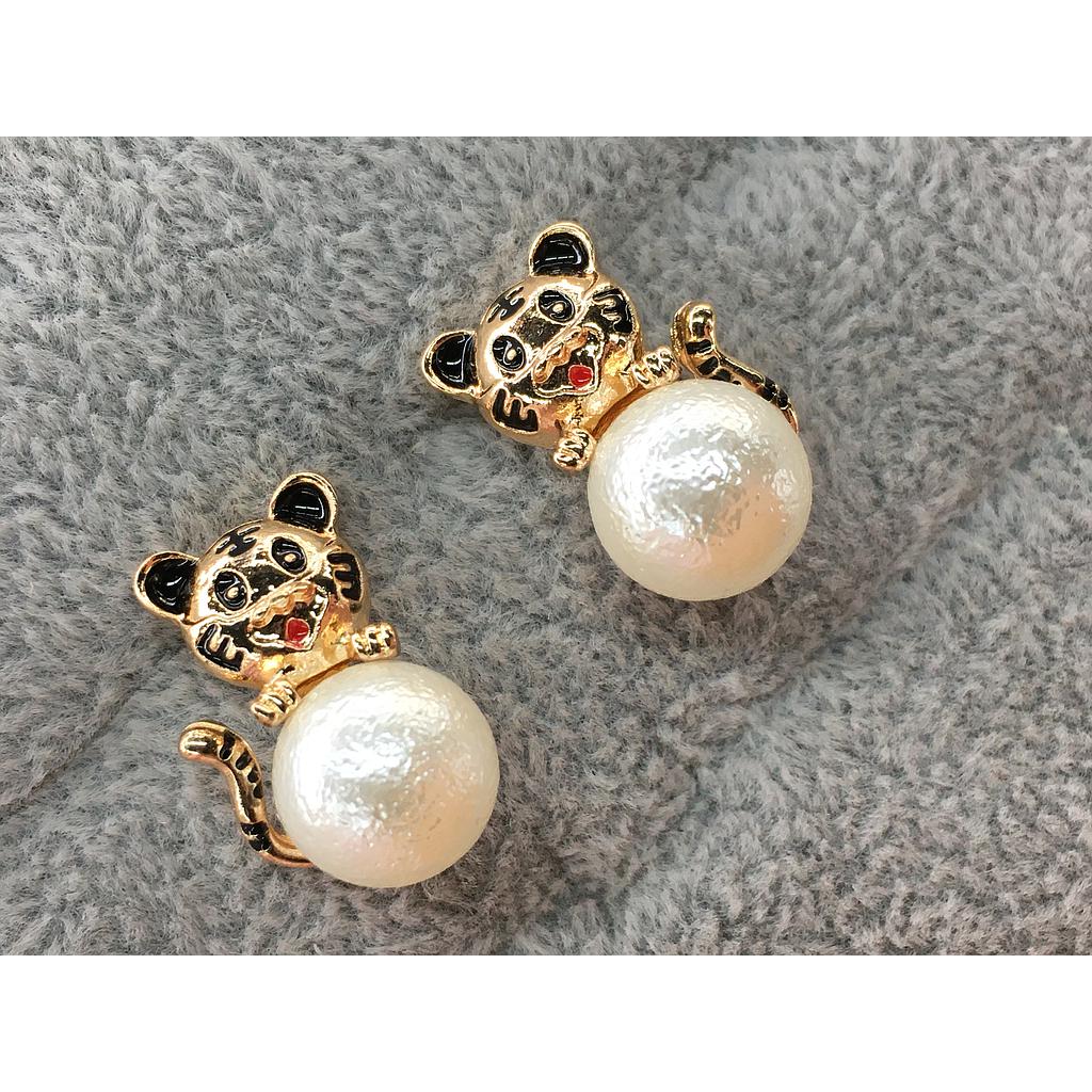 PATENTE PEWTER GATO Y PERLA