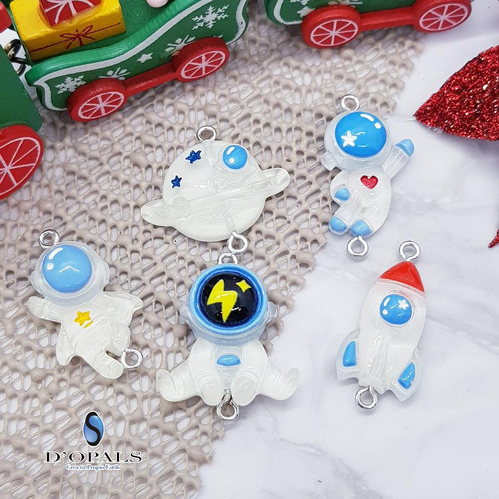 DIJES ESPACIALES ACRILICO-RESINA 5PCS