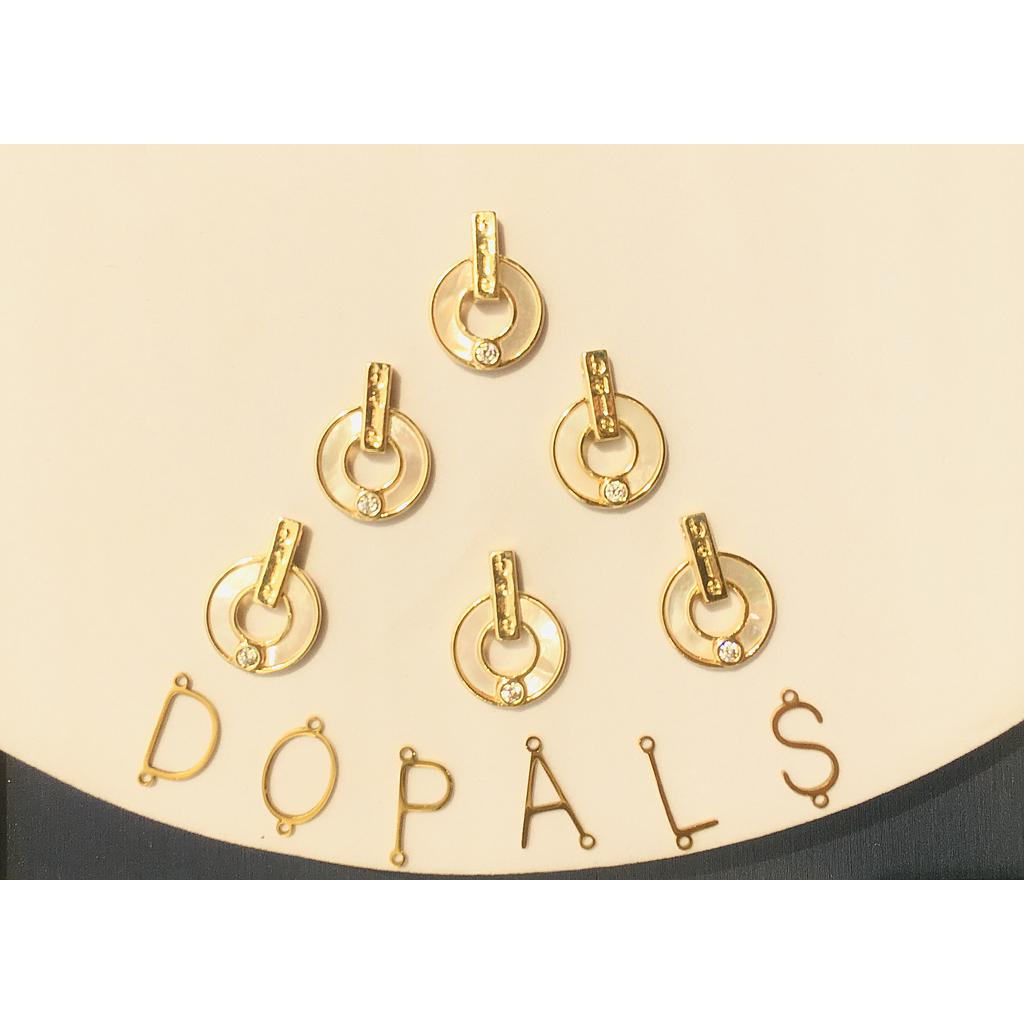 DIJE DE ELECTROENCHAPADO CON CONCHA NACAR