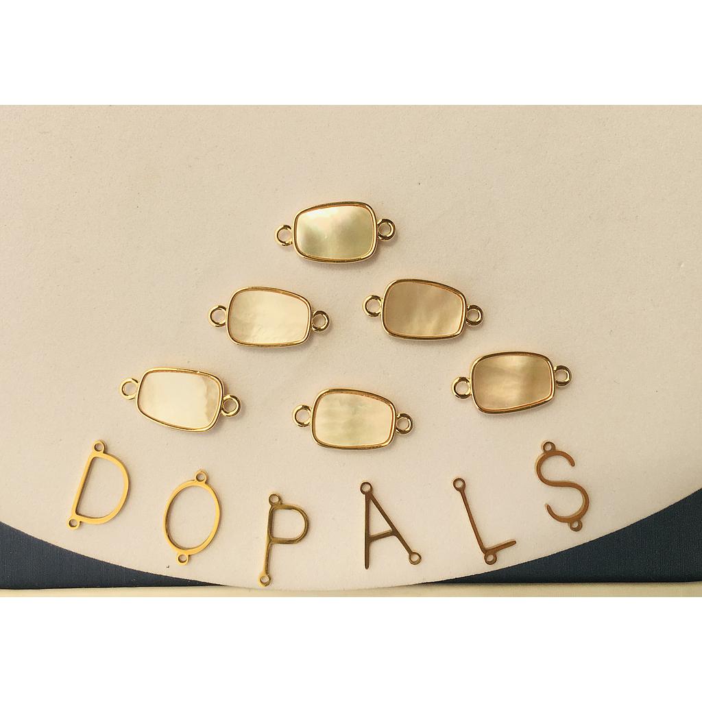 DIJE DE ELECTROENCHAPADO CON CONCHA NACAR