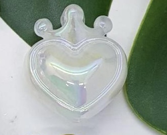 CORAZON ACRILICO CON CORONA 23MM PAQUETE 100PCS