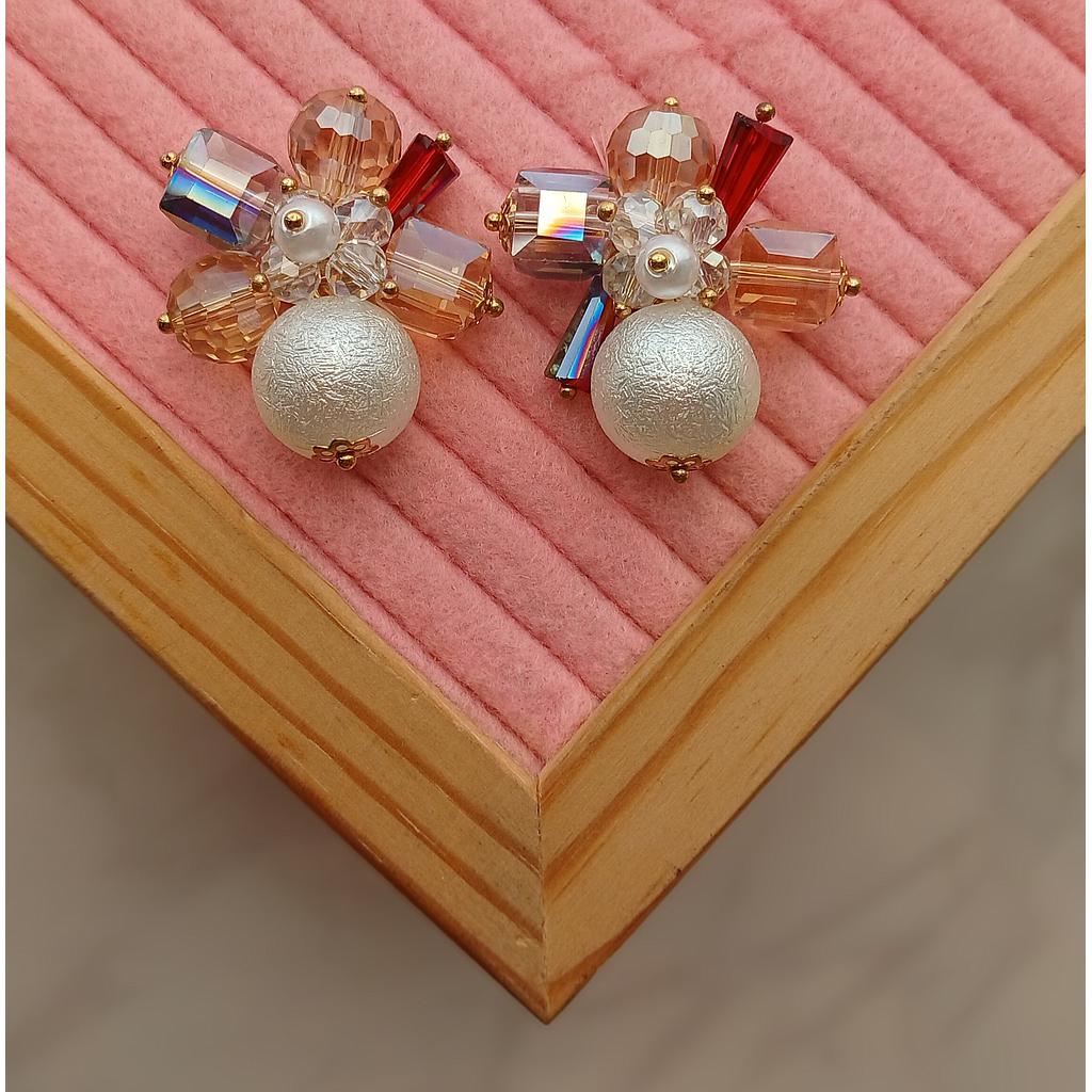 ACCESORIO TEJIDO CON CRISTAL Y PERLA