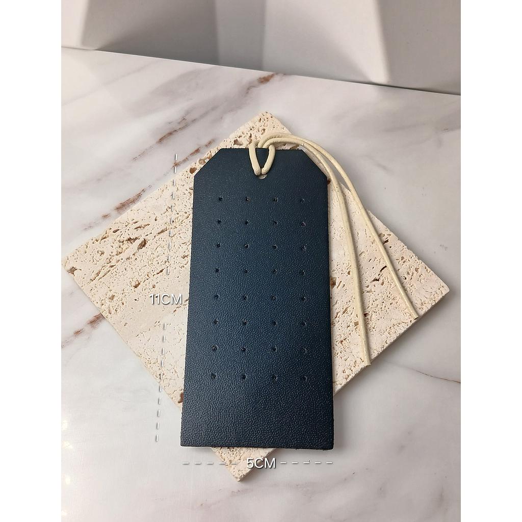 EXHIBIDOR DE CUERO PARA ARETES 11X5CM