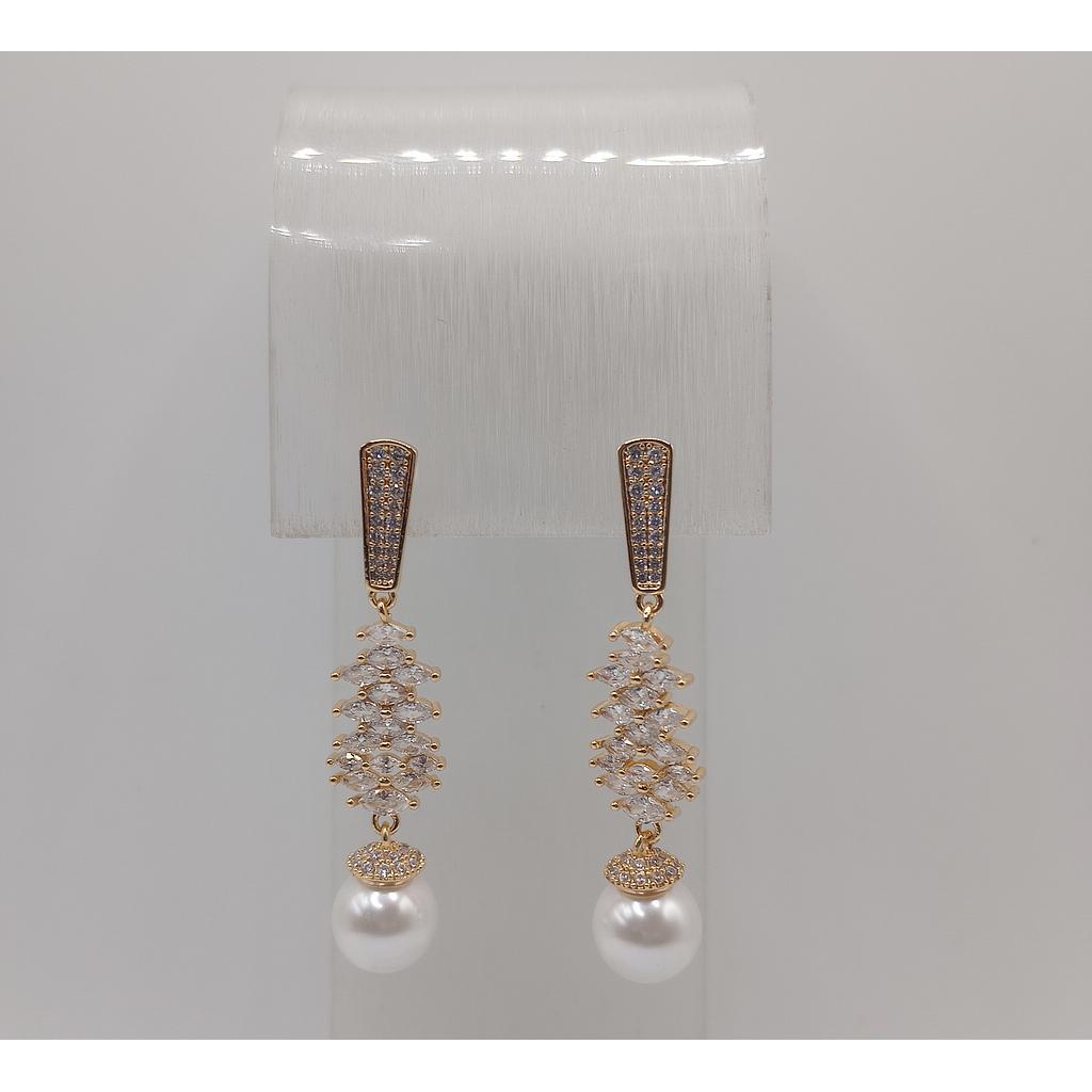 ARETE CON PERLA DE ELECTROENCHAPADO 18K