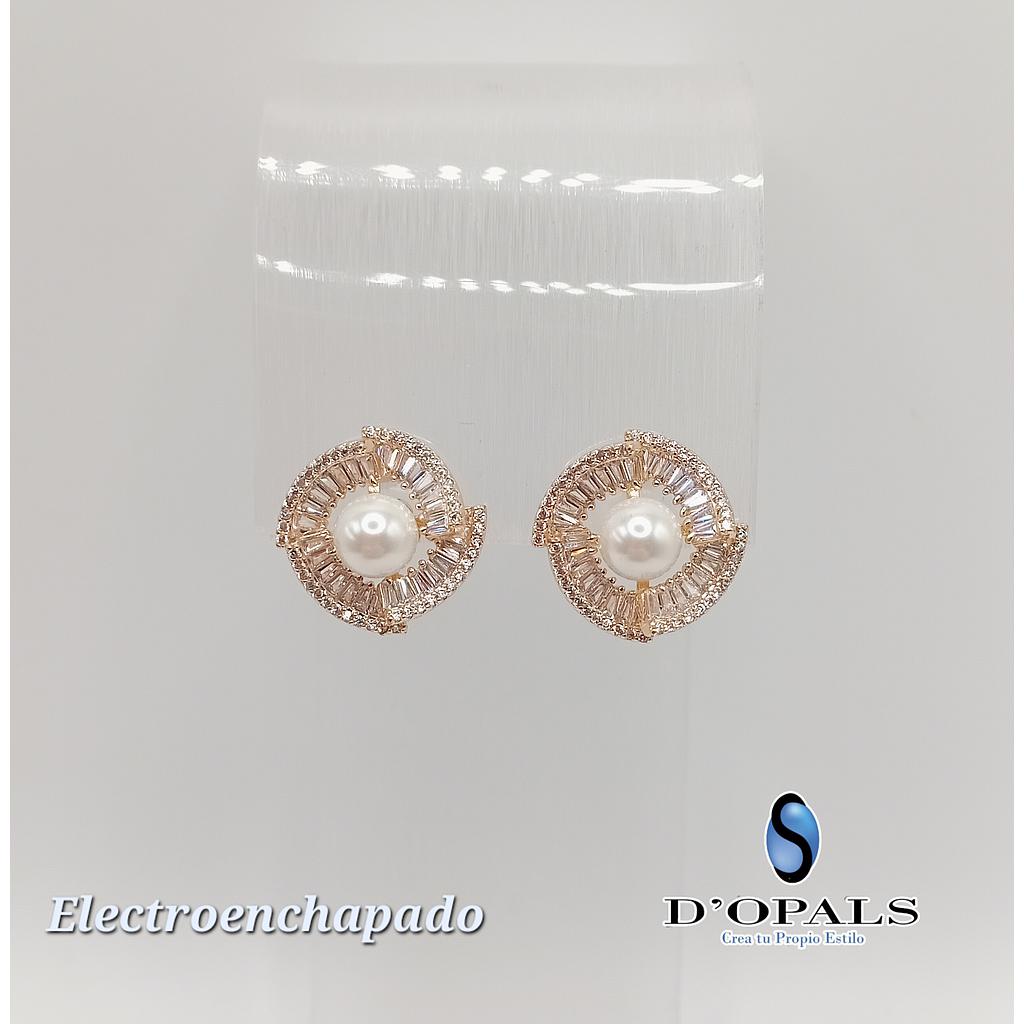 ARETE CON PERLA Y CRISTALES DE ELECTROENCHAPADO 18K